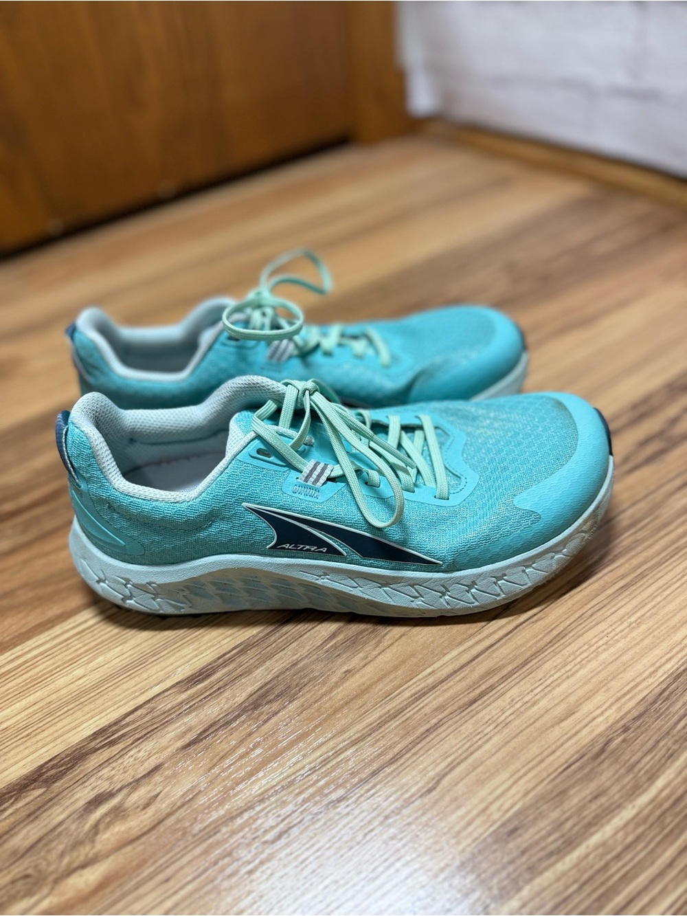 Altra Women's Outroad  Sneakers - Aqua Teal, 8